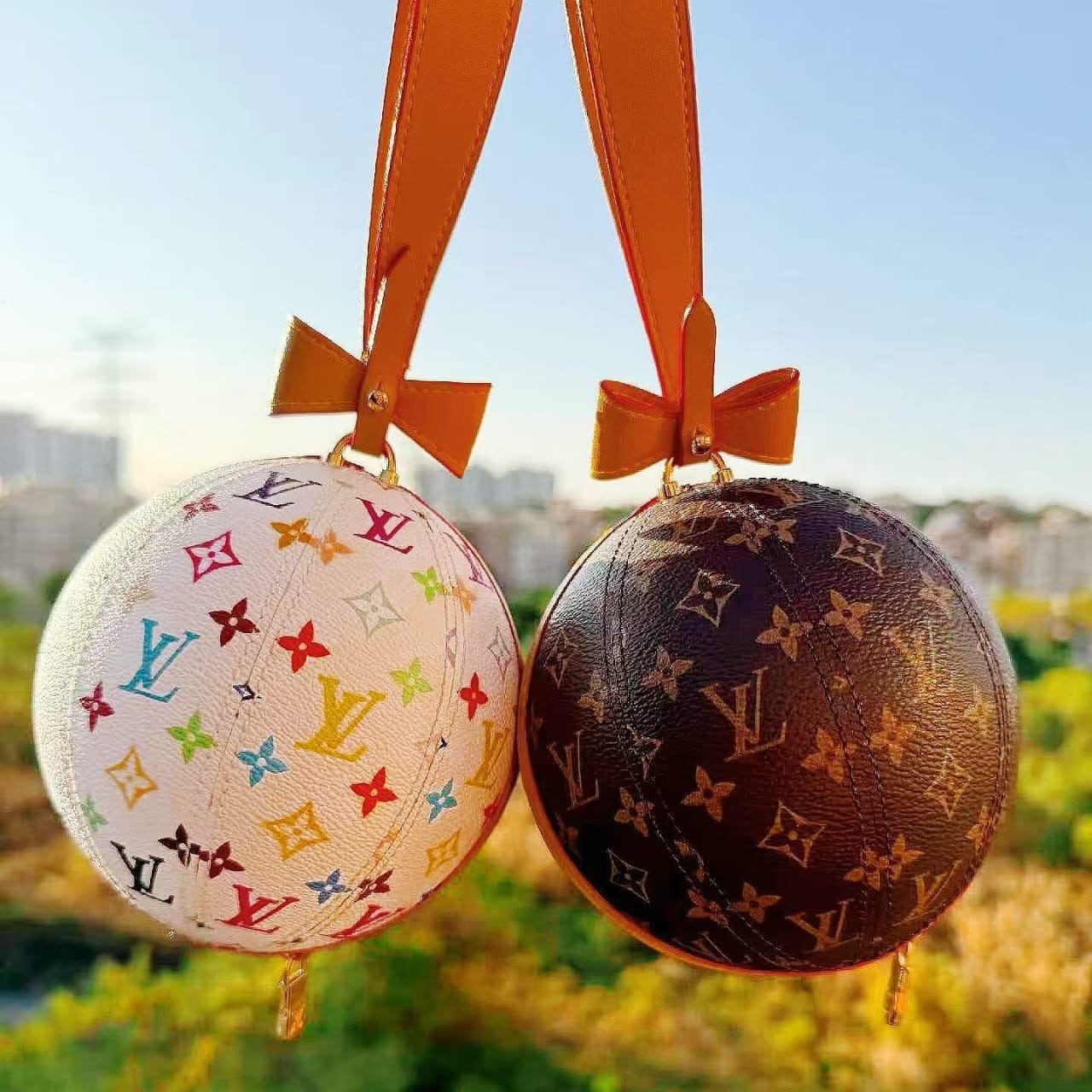 Ball purse
