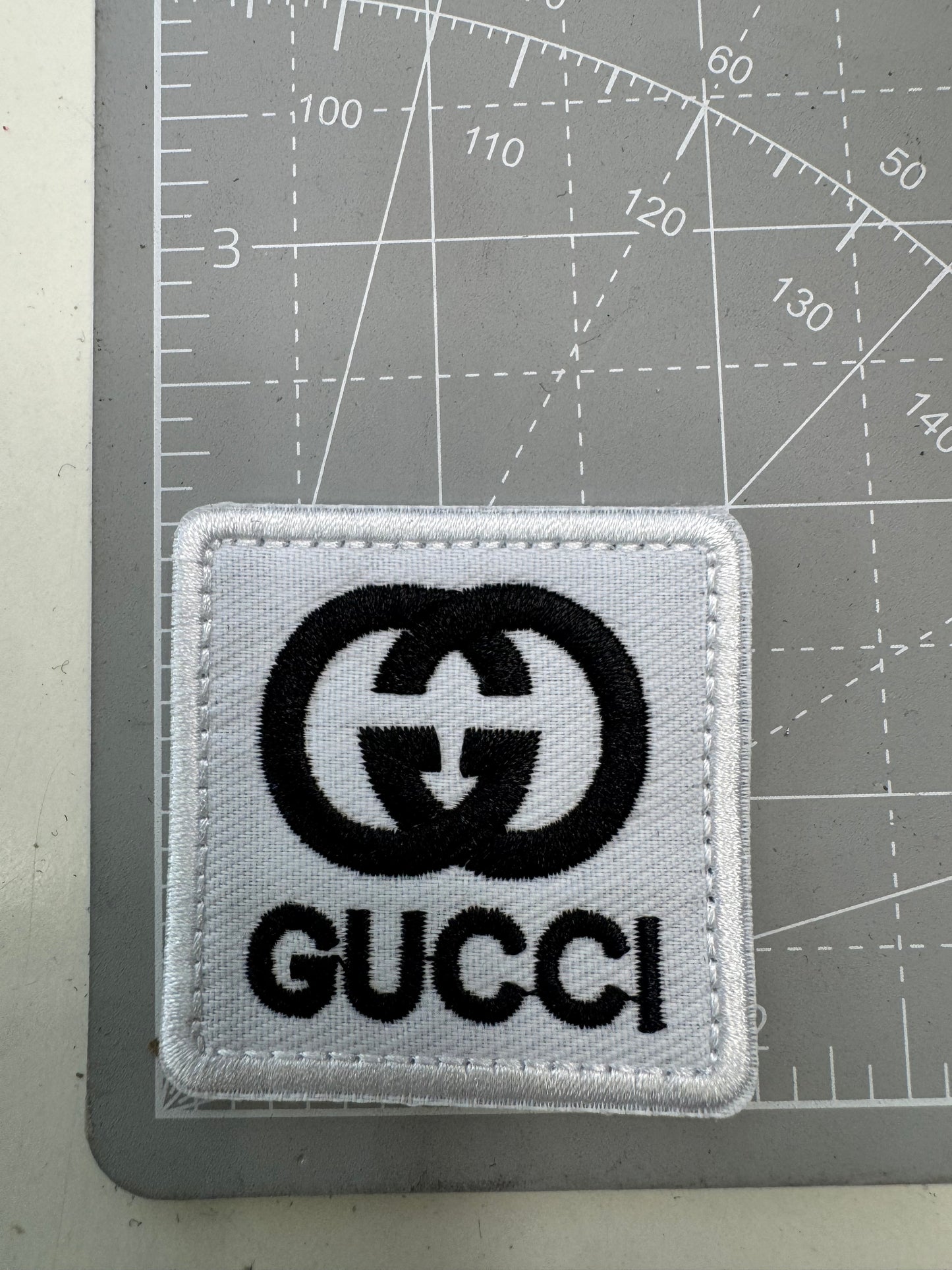 White & black GG