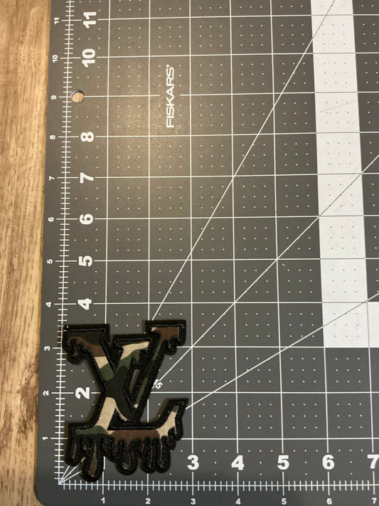 Small camo LV patches