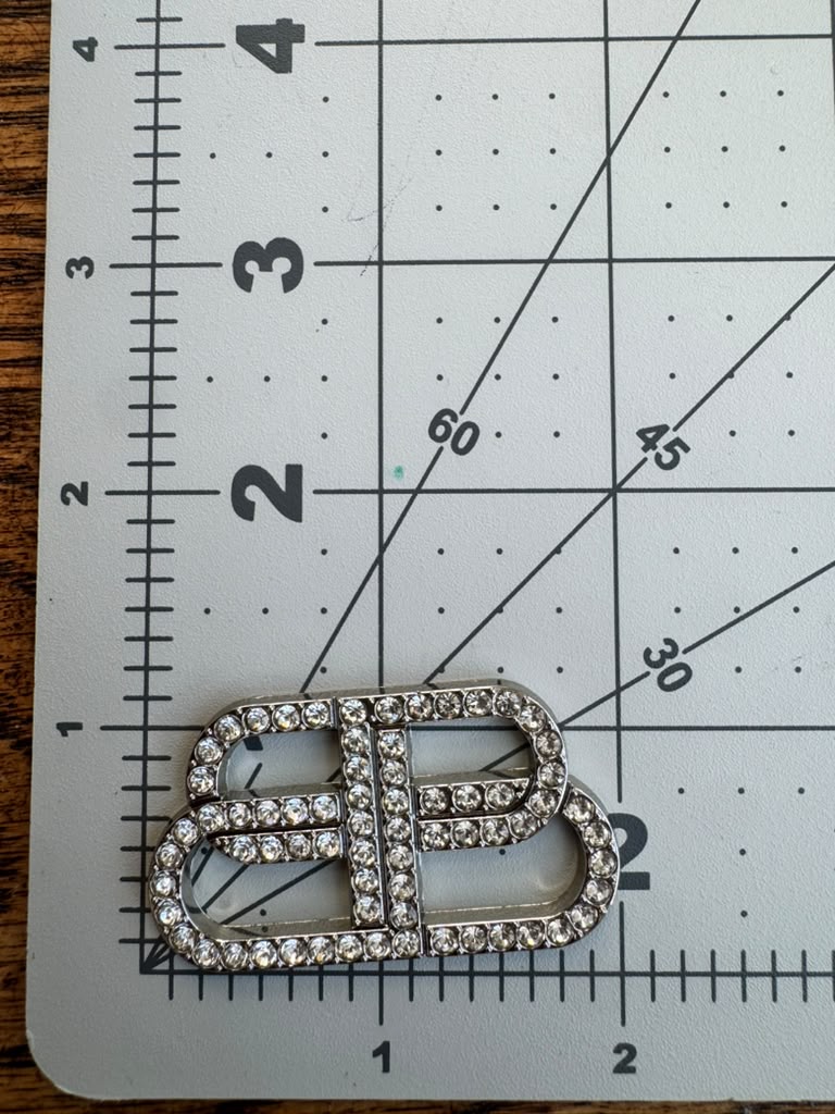 BB brooch premium collection variants