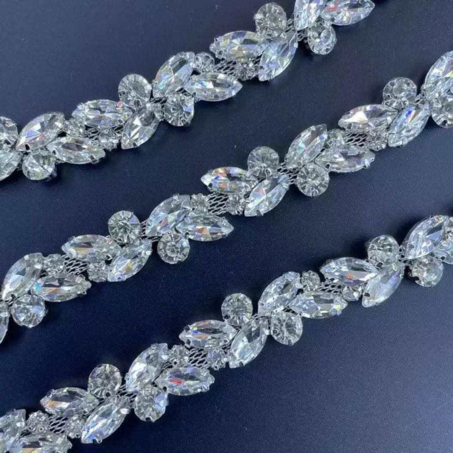 1 Roll 10 Yards Crystal Rhinestone Trim Close Cup Clear Chain with Gold Setting Base (SS12 3mm) /  (SS16 4mm)